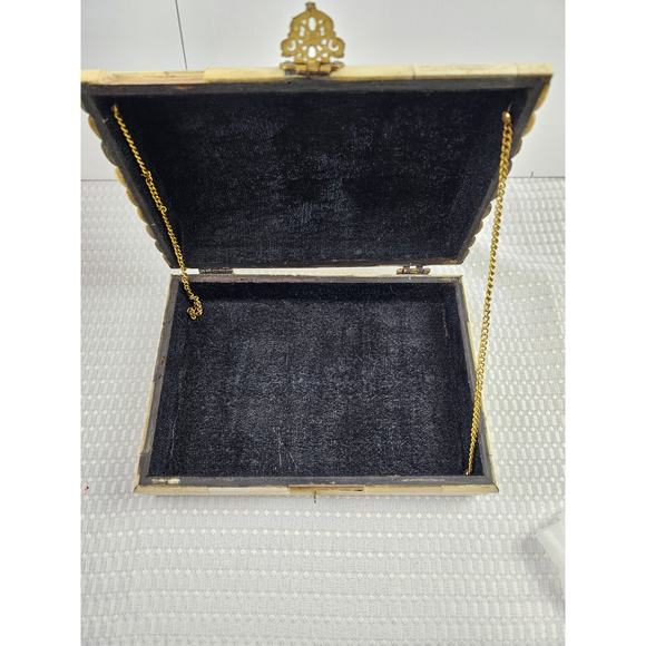 Vintage Carved Bone Hinged Trinket Box - Black Velvet Lined -  Made in India - Picture 8 of 12